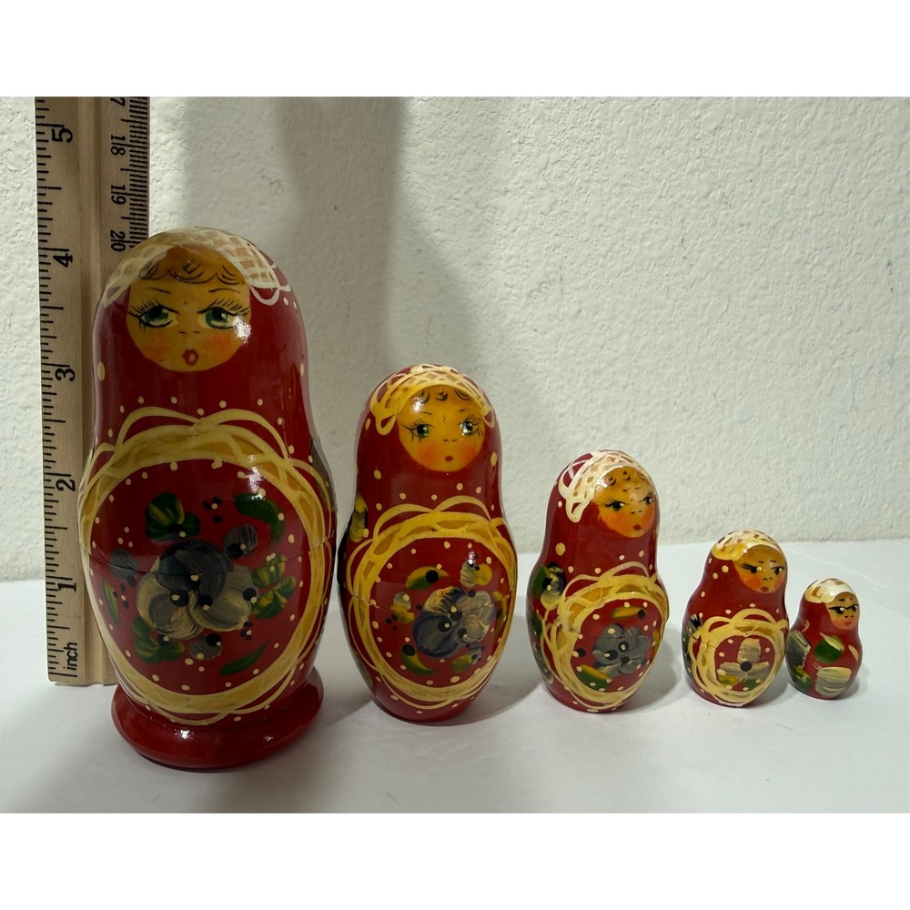 Vintage 1995 Russian Matryoshka Nesting Dolls 5 Piece Set Red Floral Wood